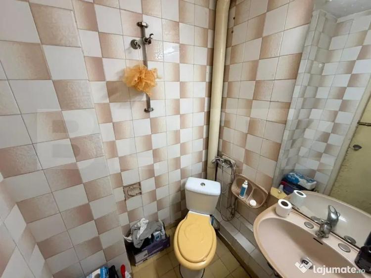 Apartament cu 3 camere decomandat, mobilat în Calea București