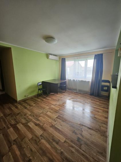 Apartament cu 3 camere semidecomandat în George Enescu