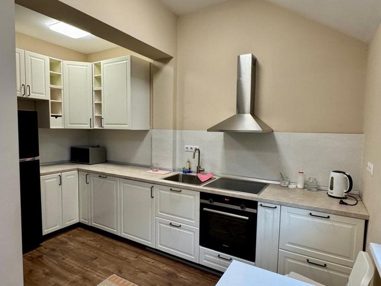 Apartament cu 3 camere semidecomandat în Central