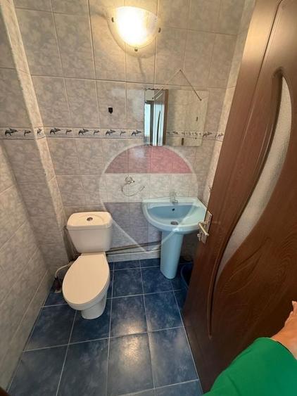 Apartament cu 3 camere decomandat, mobilat în Traian