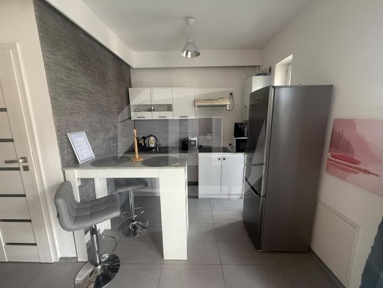 Apartament tip penthouse, 2 camere, terasa, parcare, zona strazii Paris - 1