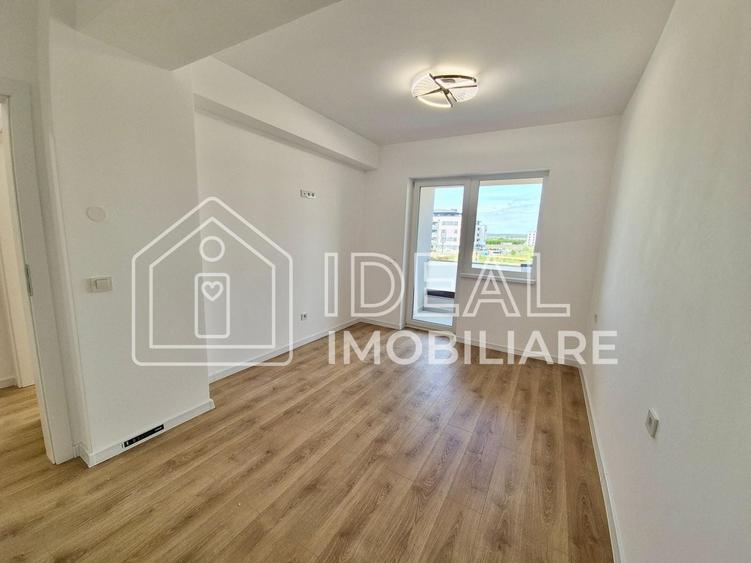 Apartament cu 3 camere decomandat în Exterior Vest