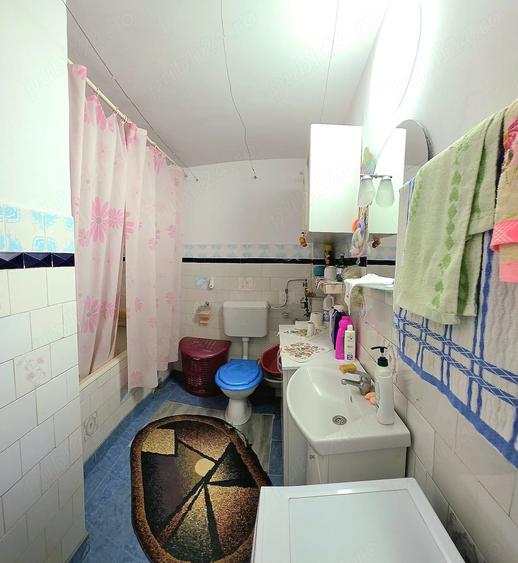 Apartament cu 3 camere semidecomandat în Ultracentral