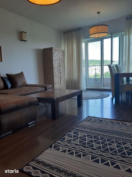 Apartament cu 3 camere în Plopilor