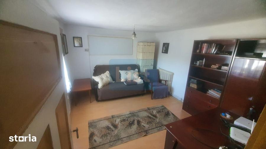 Casă cu 6 camere cu Teren 1500 Mp în Schela