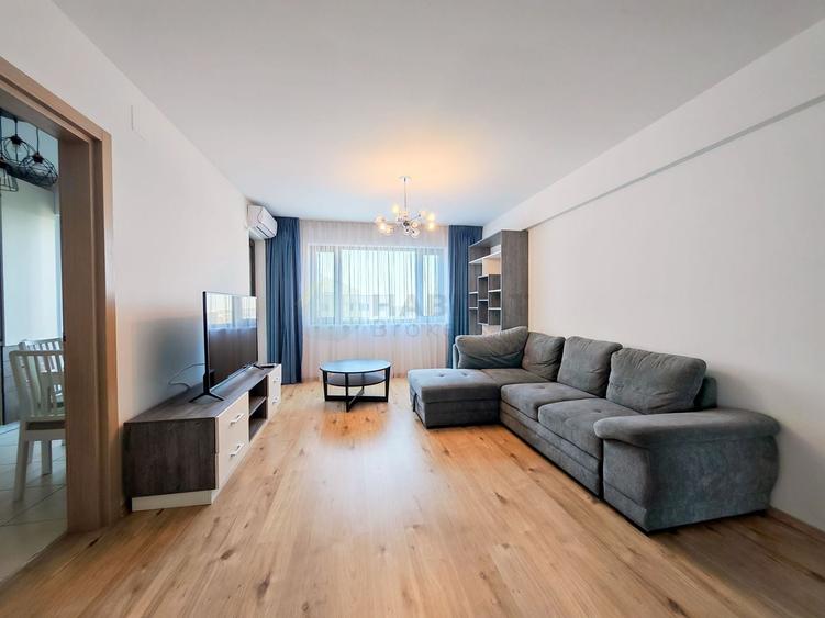 Apartament cu 3 camere decomandat, mobilat în Băneasa