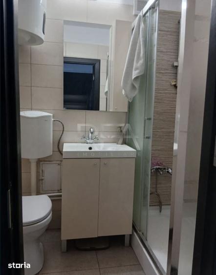 Apartament cu 3 camere decomandat în Drumul Taberei
