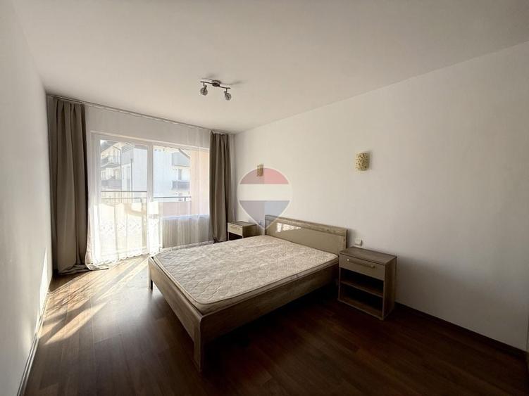 Apartament cu 3 camere semidecomandat, mobilat în Florești