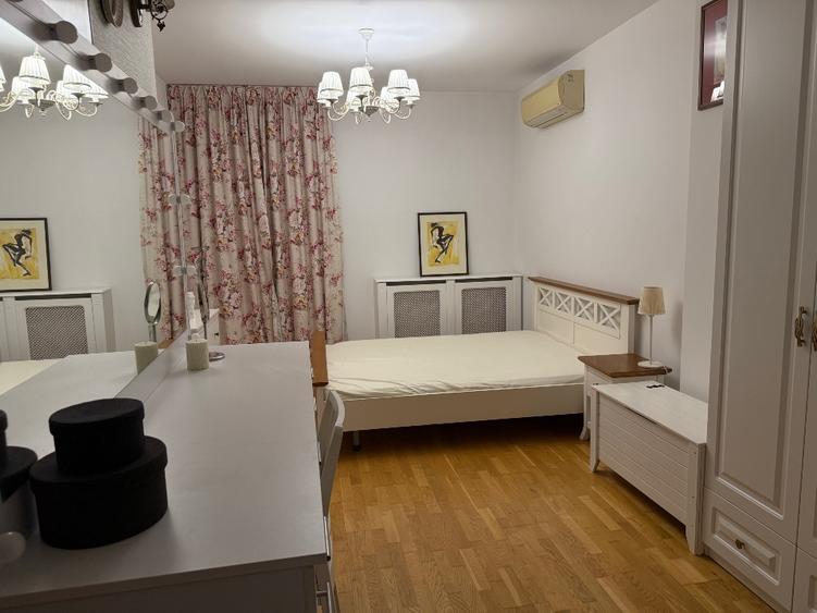 Apartament cu 2 camere semidecomandat, mobilat în Central