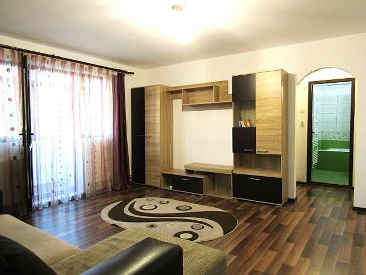 Apartament cu 2 camere semidecomandat în Micro 11