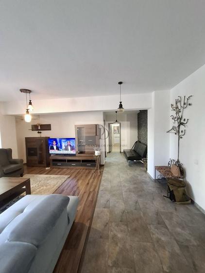 Apartament cu 2 camere semidecomandat, mobilat în Central