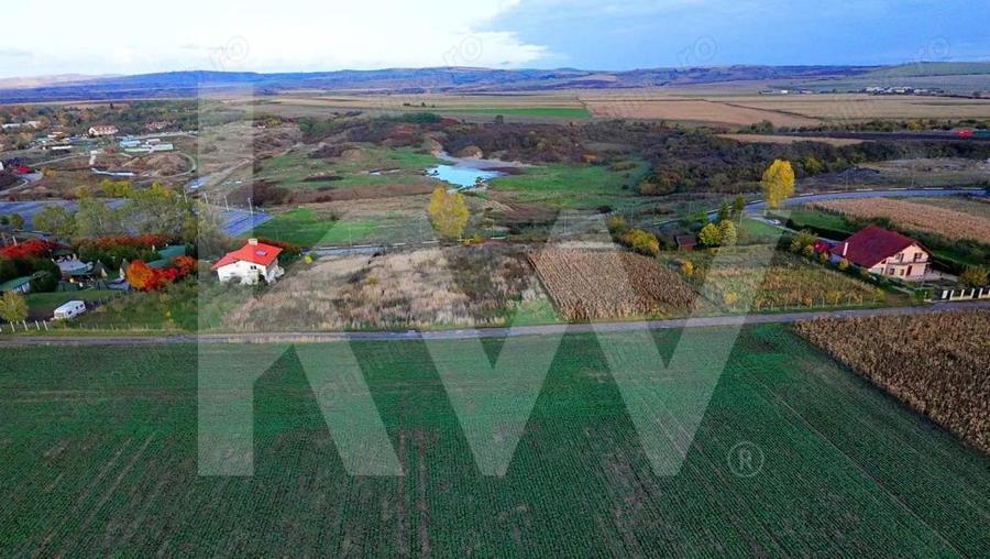 Teren de 4270 mp, în Central