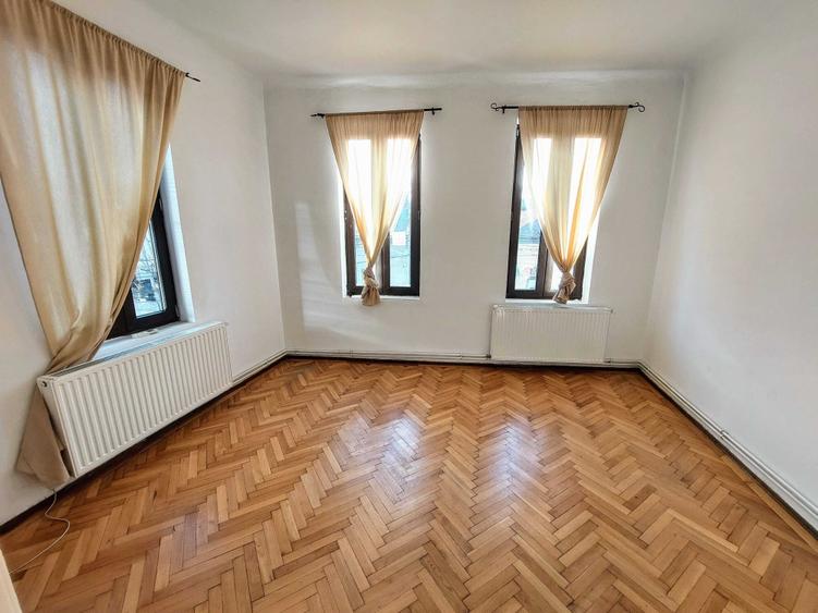 Casă cu 3 camere cu Teren 150 Mp în Cantemir