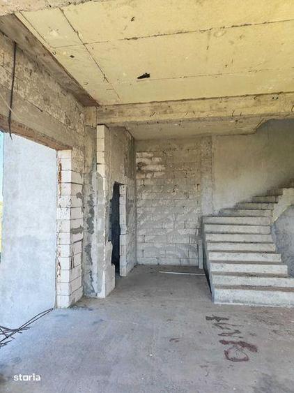 Casă cu 4 camere cu Teren 450 Mp în Km 4