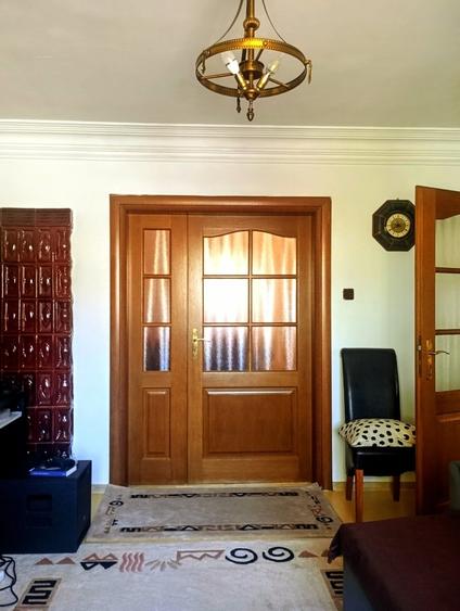 Casă cu 3 camere cu Teren 390 Mp în Jiului