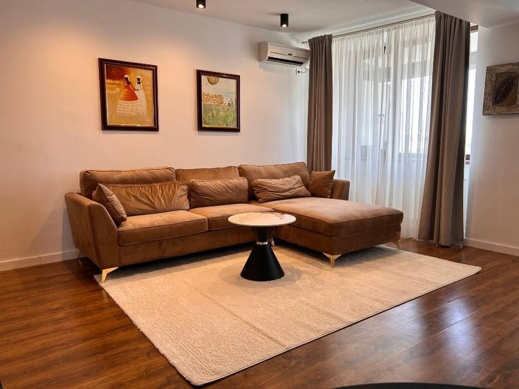 Apartament cu 3 camere semidecomandat în Eroii Revoluției