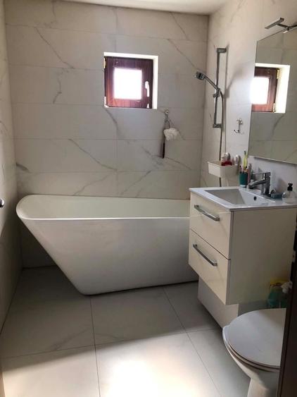 Apartament cu 2 camere decomandat în Baba-Dochia