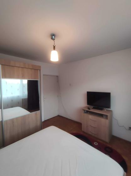 Apartament cu 2 camere decomandat în Eroii Revoluției