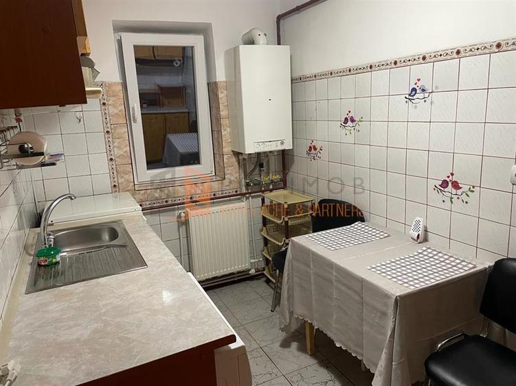 Apartament cu 2 camere decomandat, mobilat în 1 Decembrie