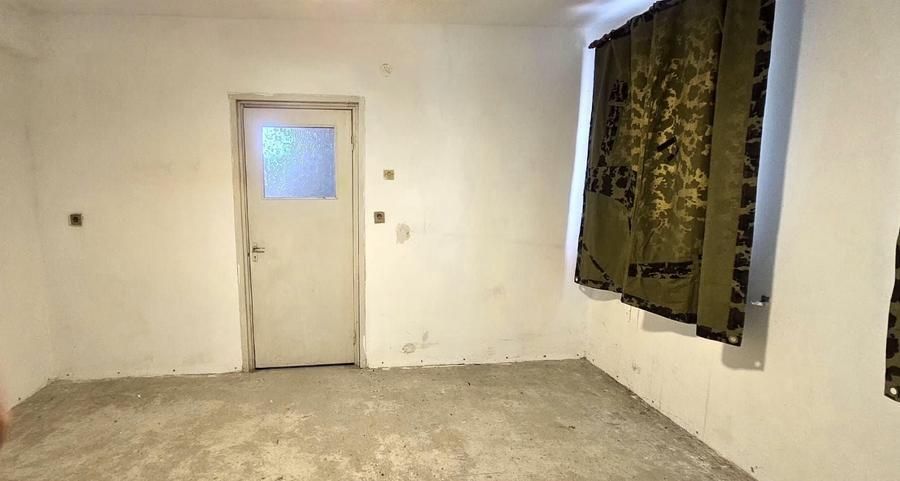 Spațiu comercial, de 40.110000610352 mp, în Port