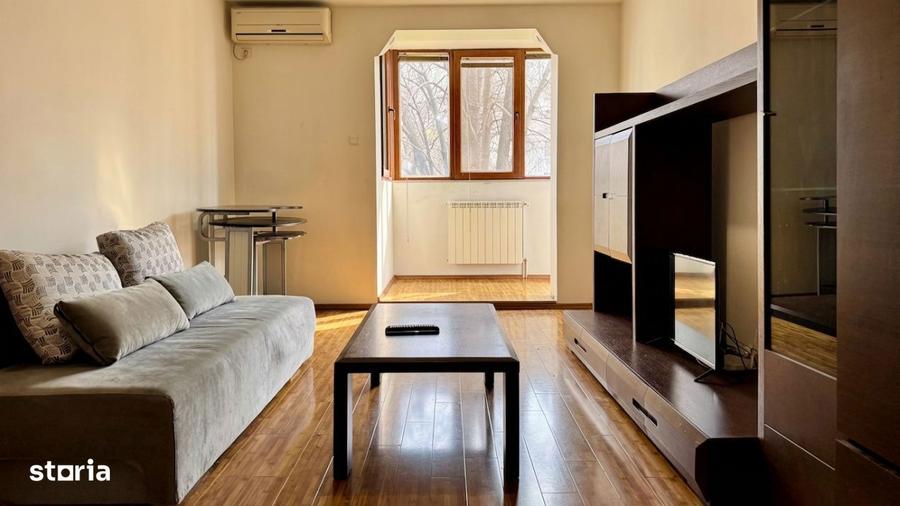 Apartament cu 3 camere decomandat, mobilat în Titan