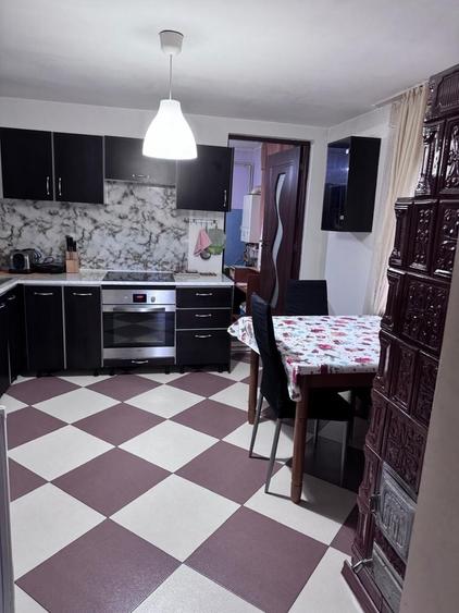 Casă cu 4 camere în Oreavul