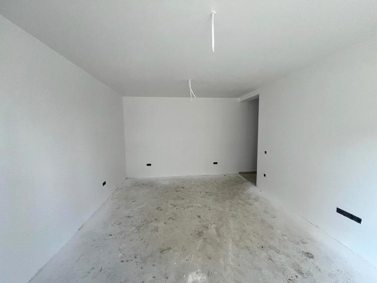 Apartament cu 3 camere decomandat în Sânpetru