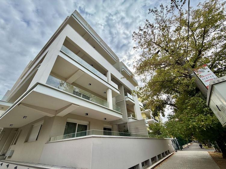 Apartament cu 5 camere în Herăstrău
