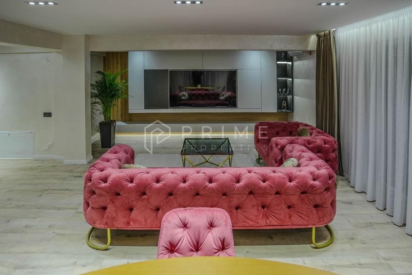 Penthouse cu 3 camere decomandat în Unirii
