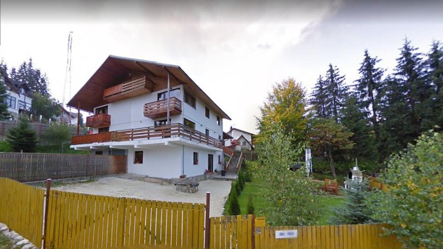 Casă cu 7 camere cu Teren 200 Mp în Predeal