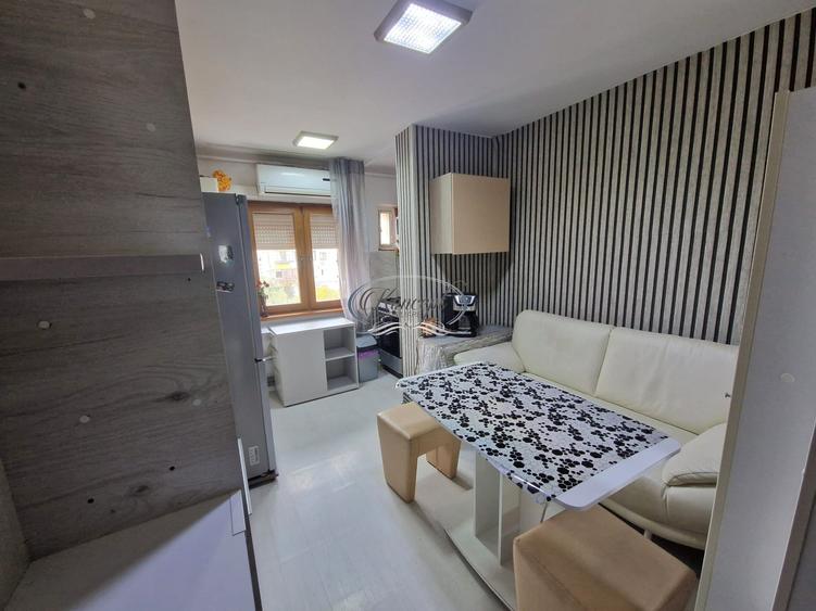Apartament cu 3 camere decomandat, mobilat în Între Lacuri