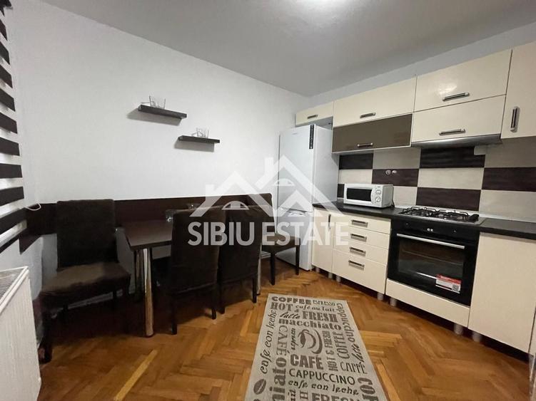 Apartament cu 3 camere decomandat, mobilat în Central