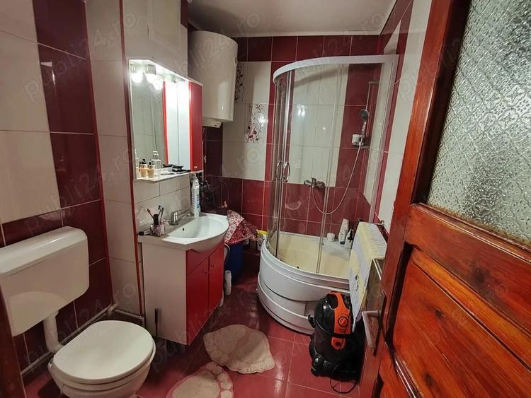Apartament cu 4 camere decomandat în Inel I