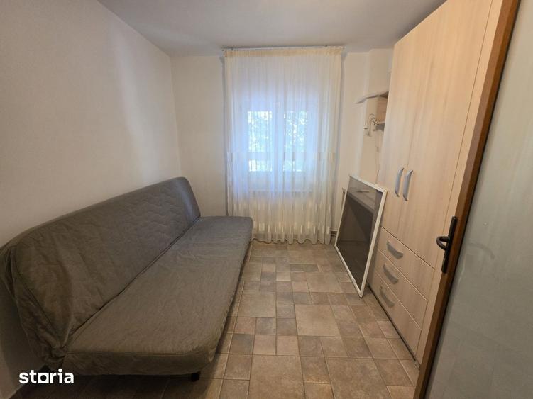 Apartament cu 4 camere decomandat în Colentina