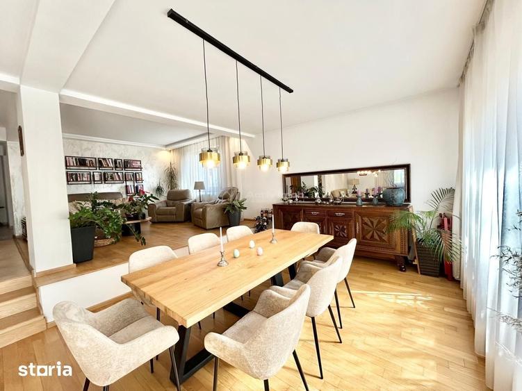 Casă cu 8 camere cu Teren 903 Mp în Central