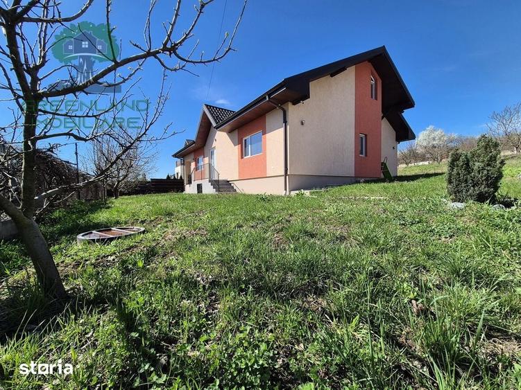 Casă cu 4 camere cu Teren 1430 Mp în Bucium