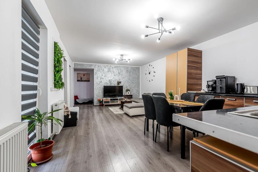 Casă individuală cu 3 camere cu Canalizare în Central