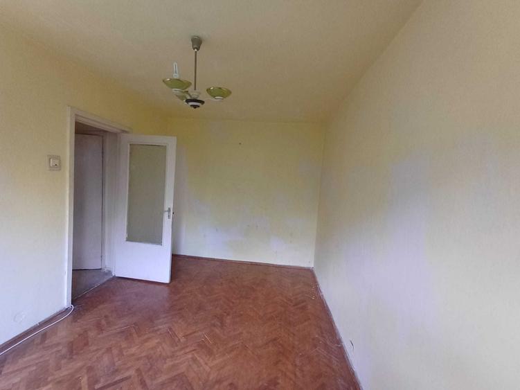 Apartament cu 2 camere semidecomandat în Cetății