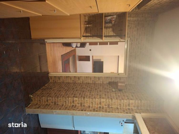 Apartament cu 3 camere decomandat, mobilat în Rahova