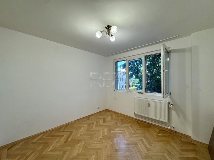 Apartament cu 2 camere semidecomandat în 1 Mai