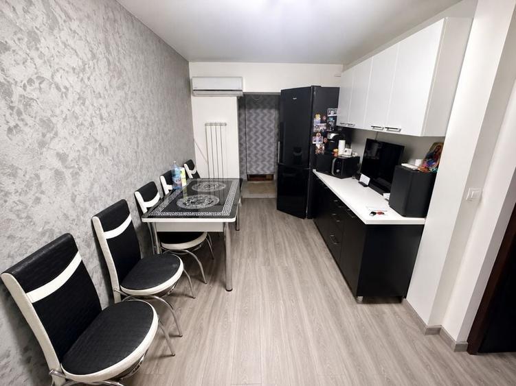 Apartament cu 2 camere decomandat în Rovine