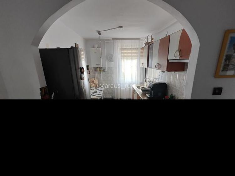 Apartament de vanzare in Reghin, Bulevardul Unirii, Block 9, etajul 2