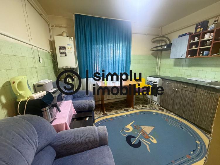 Apartament cu 3 camere decomandat în 1 Mai
