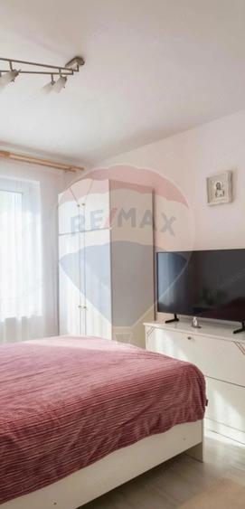 Apartament cu 3 camere semidecomandat în Sud