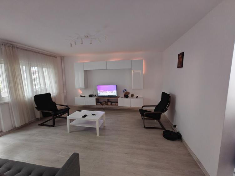 Apartament cu 2 camere semidecomandat în Baicului