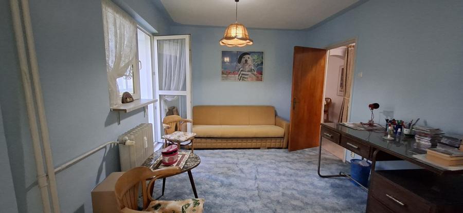 Apartament cu 4 camere semidecomandat în Drumul Taberei