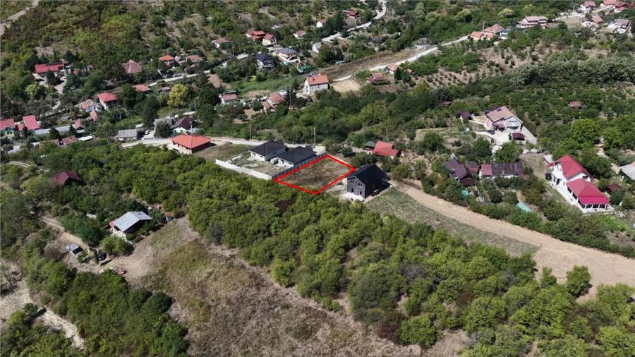 Teren de 594 mp, în Podgoria
