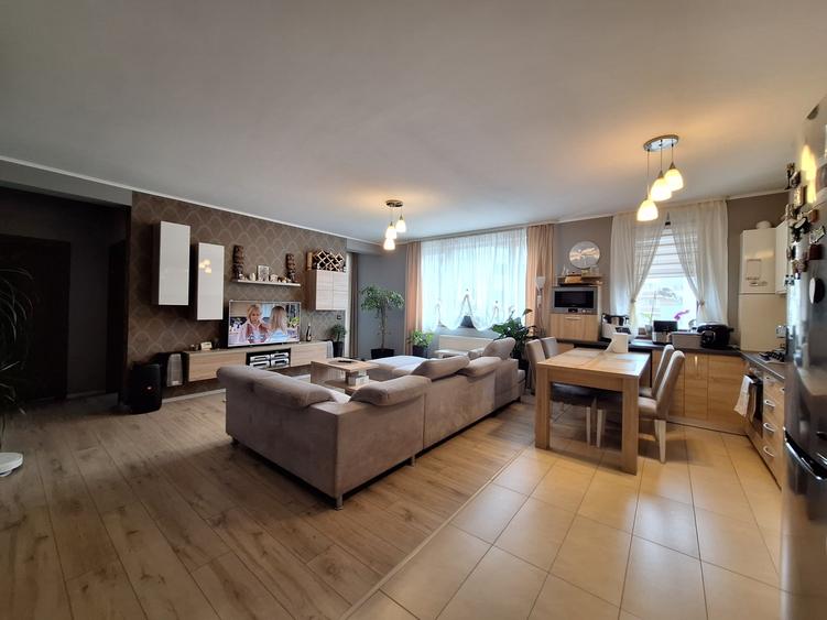 Apartament cu 3 camere, 74 mp, balcon, zona Eroilor - 3