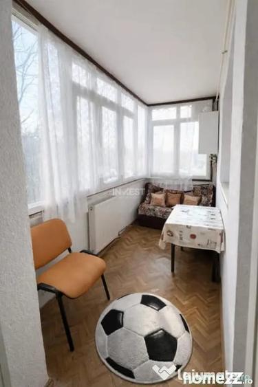Apartament cu 3 camere decomandat în Nicolina