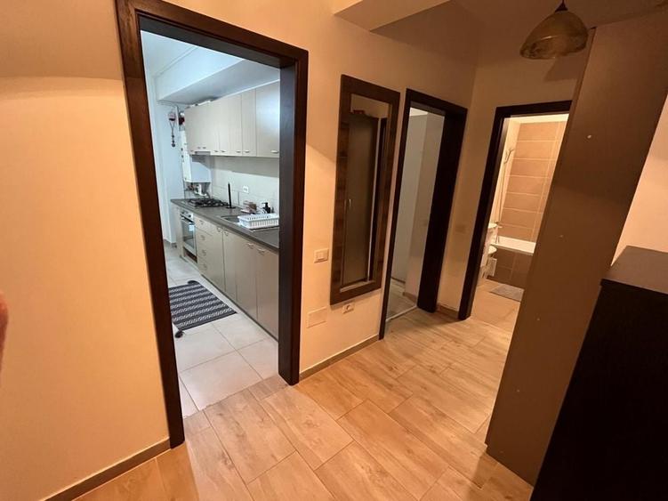 Casă cu 2 camere decomandat în Central